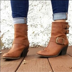 Lucky Brand distressed leather boots- 9.5 conjac